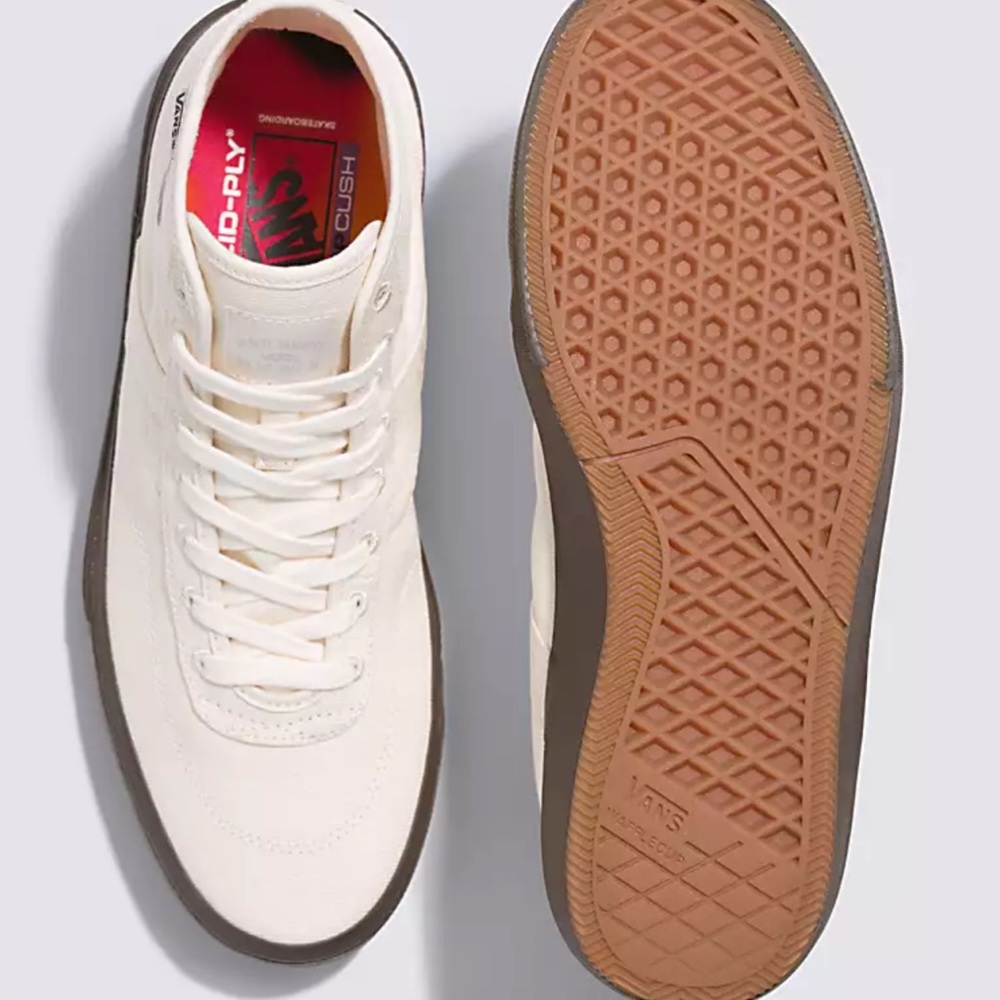 Vans Women’s Crockett High Dec
Quasi White
Vans X Quasi Crockett High Decon Shoe - Picture 4 of 16